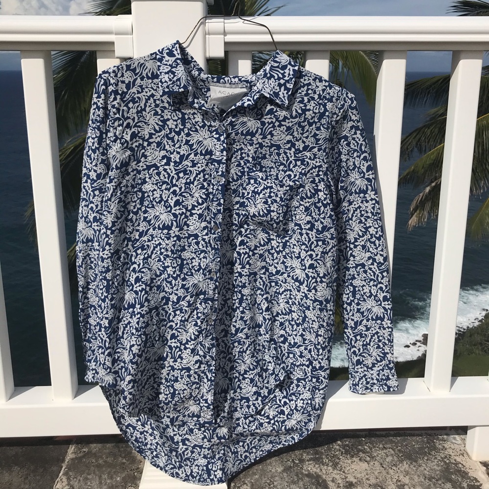 NWOT Acacia Swimwear Milos Shirt - Silk Blue Batik